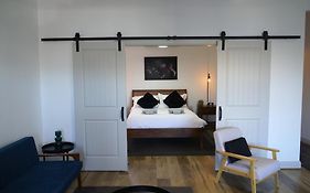 Stay On Summer - Cbd Apartment